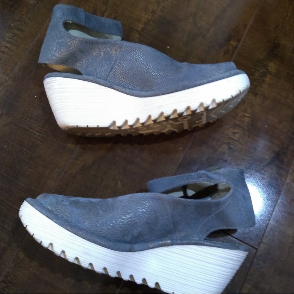 Fly London 38 Yala light blue grey/ gold tone shoes